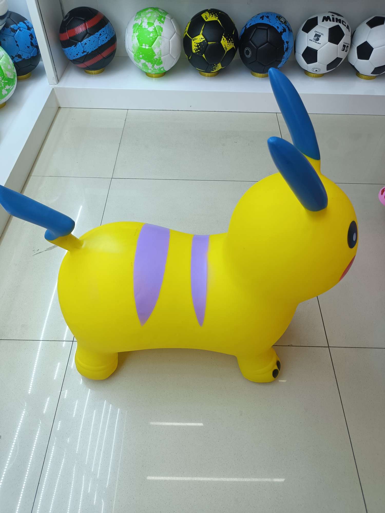 卡通气模玩具实物图