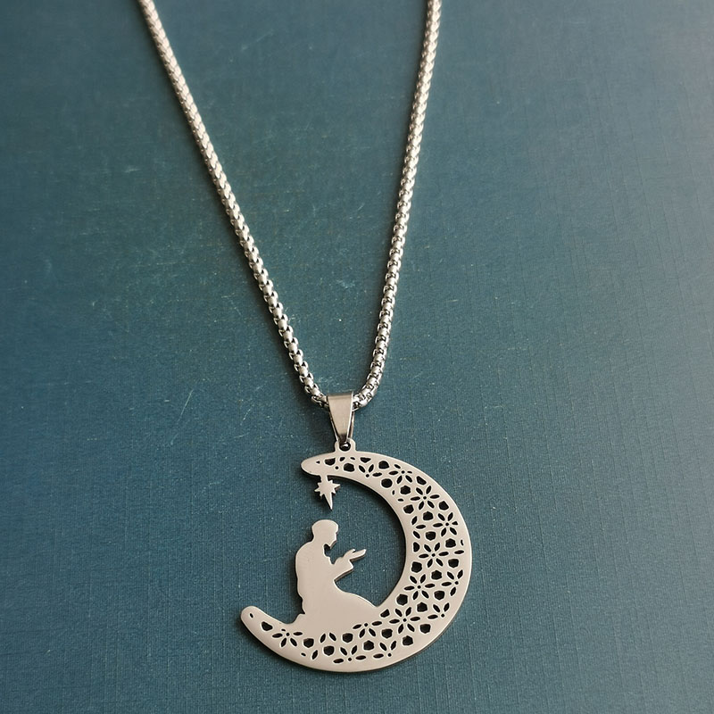 外贸跨境简约气质镂空月亮穆斯林不锈钢项链ins设计感钛钢吊坠细节图