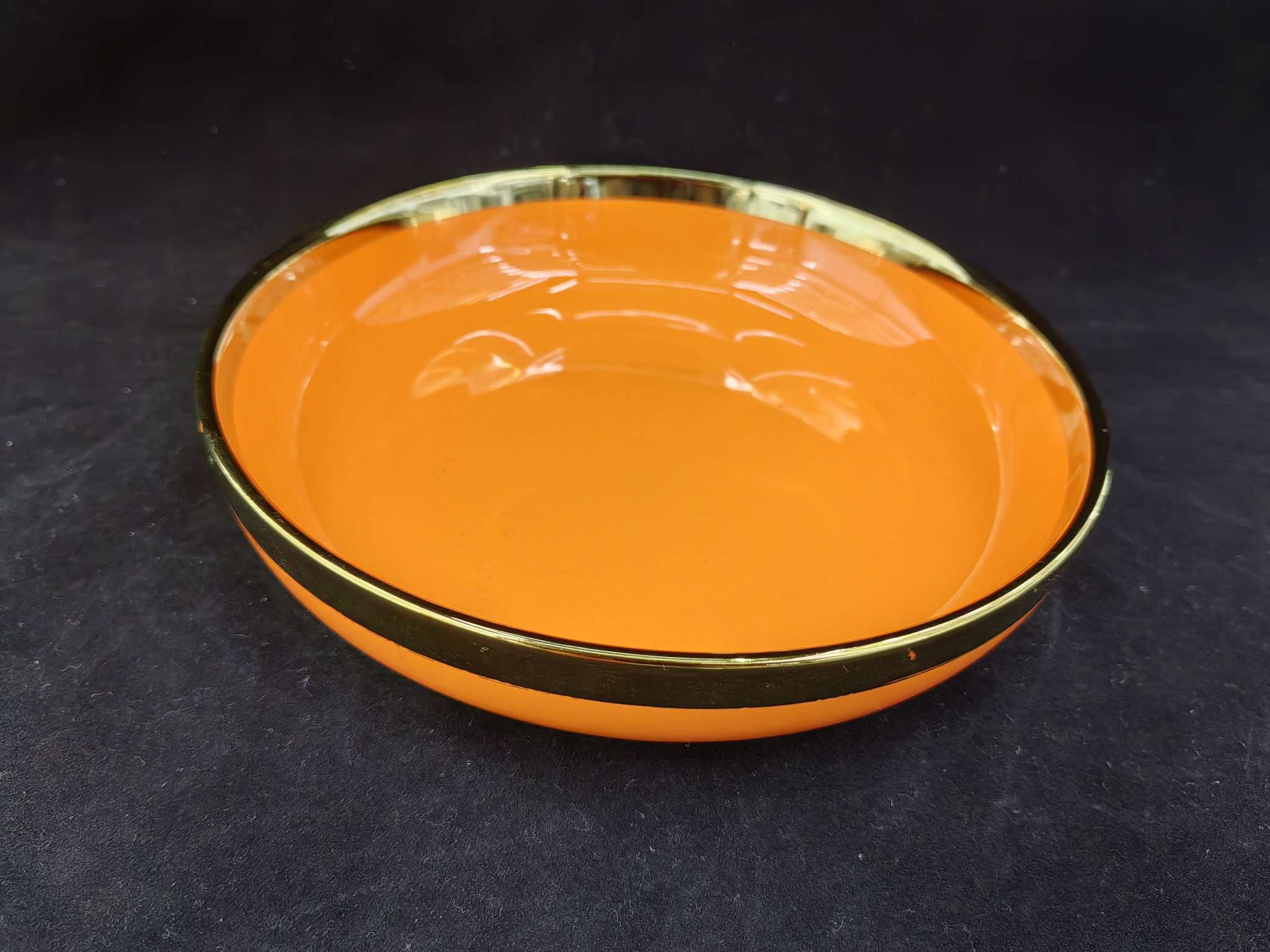 Daily necessities: stainless steel basins, bowls, plates, porcelain bowls, acrylic glass bowls, transparent styles, various designs, durable and easy to clean details Picture