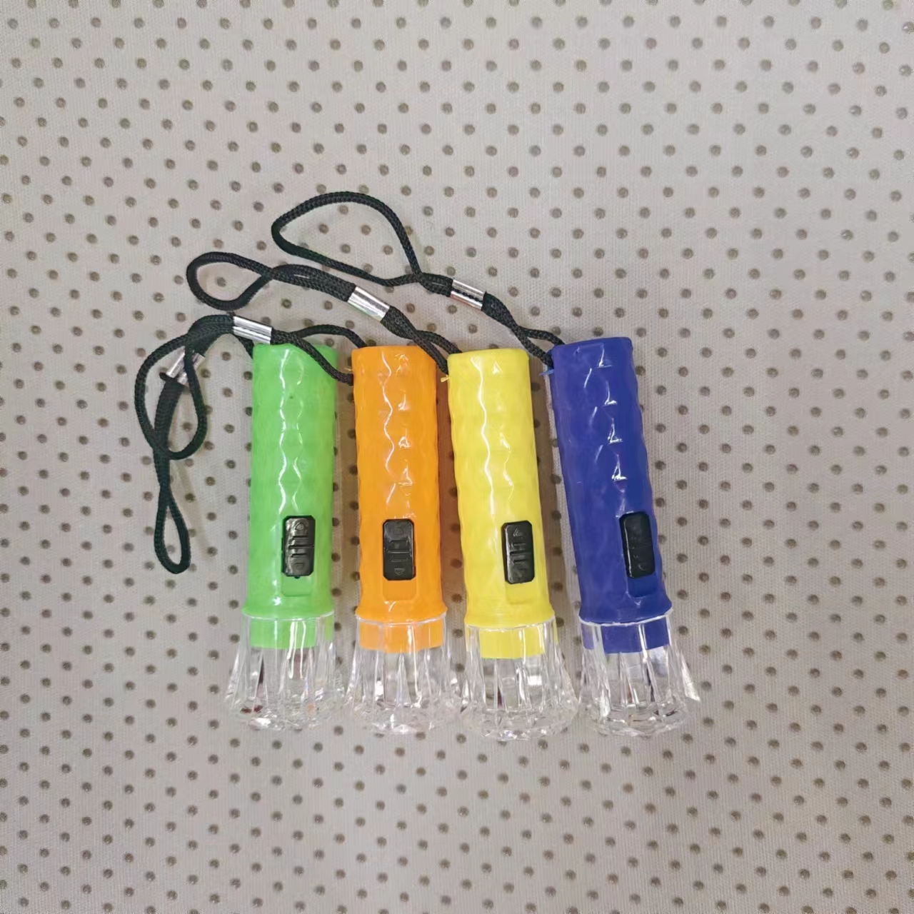 小手电 户外散步 方便携带挂绳发光玩具 LED批发2元店 厂家直销 XJM-K3