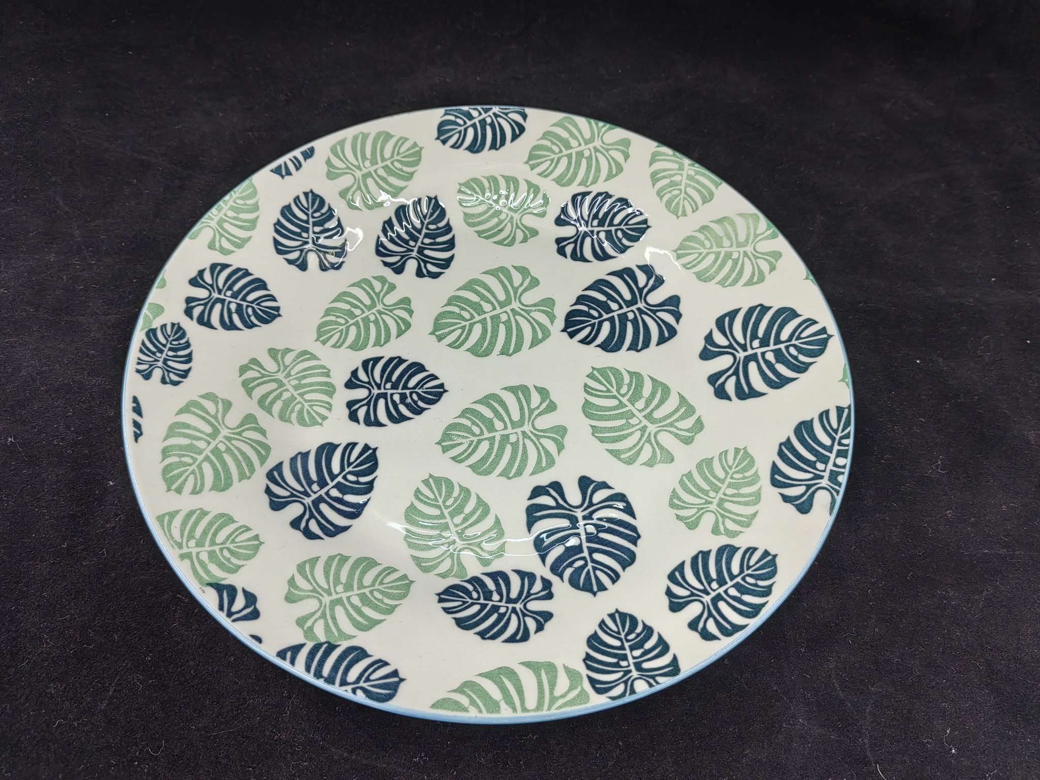 Daily necessities, stainless steel basins, bowls, plates, porcelain bowls, acrylic transparent glass bowls, household tableware, multi-functional and durable