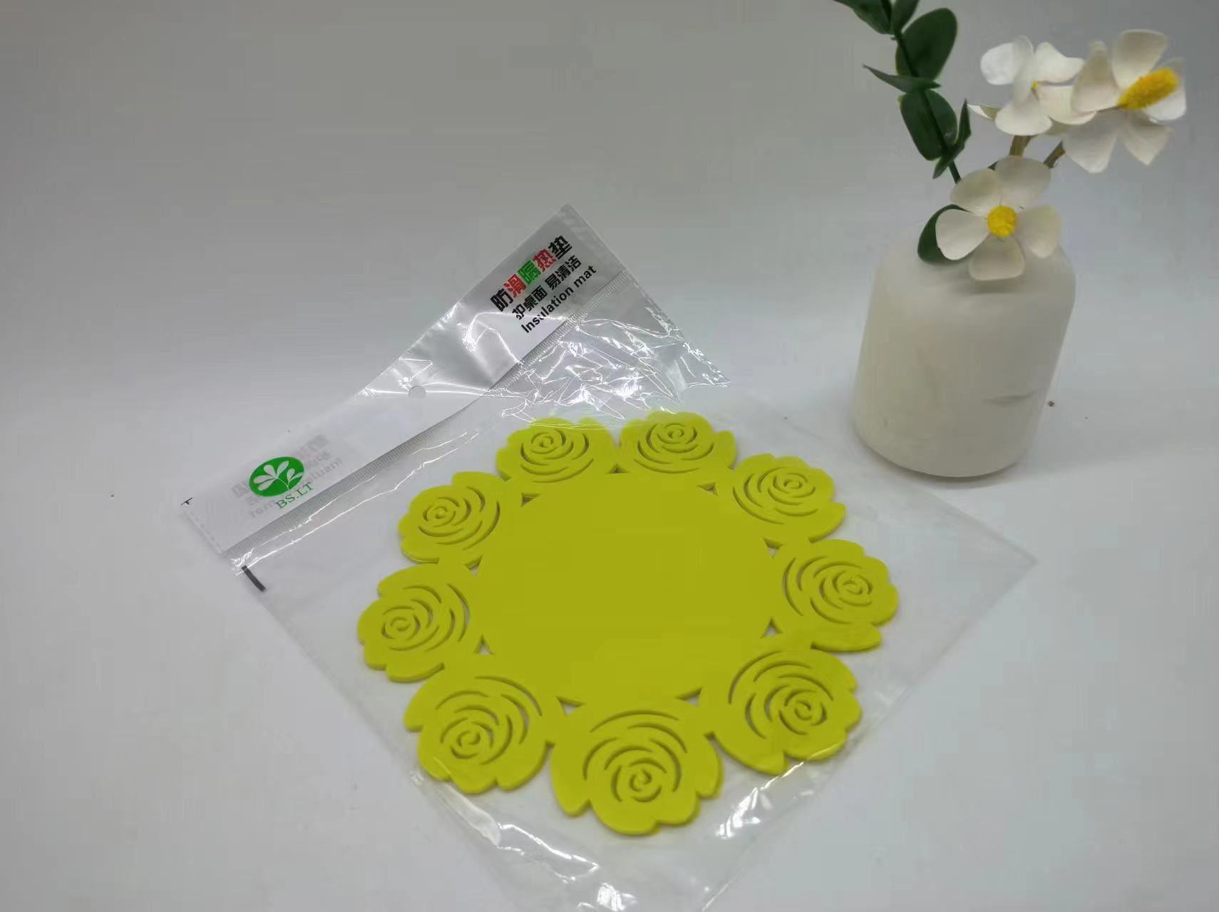 Household table heat insulation pad, heat-resistant pot pad, waterproof and oil-resistant thickened bowl pad, plate and cup pad, coffee table and table mat Application Scenario