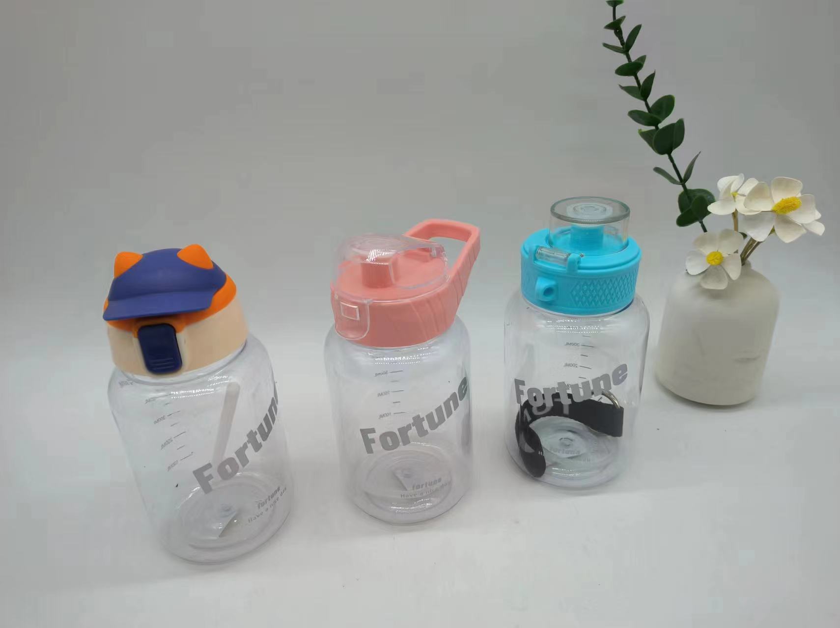 Plastic cup sports water cup, large-capacity water bottle, flip-top portable food-grade space cup, fitness water bottle Specification drawing