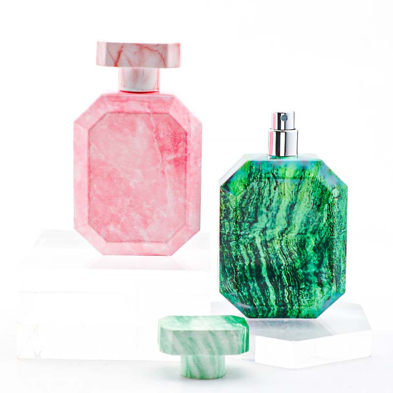 Factory direct sales 100ml perfume bottle with rhombic pattern design on the bottle cap and thickened bottom Item Picture