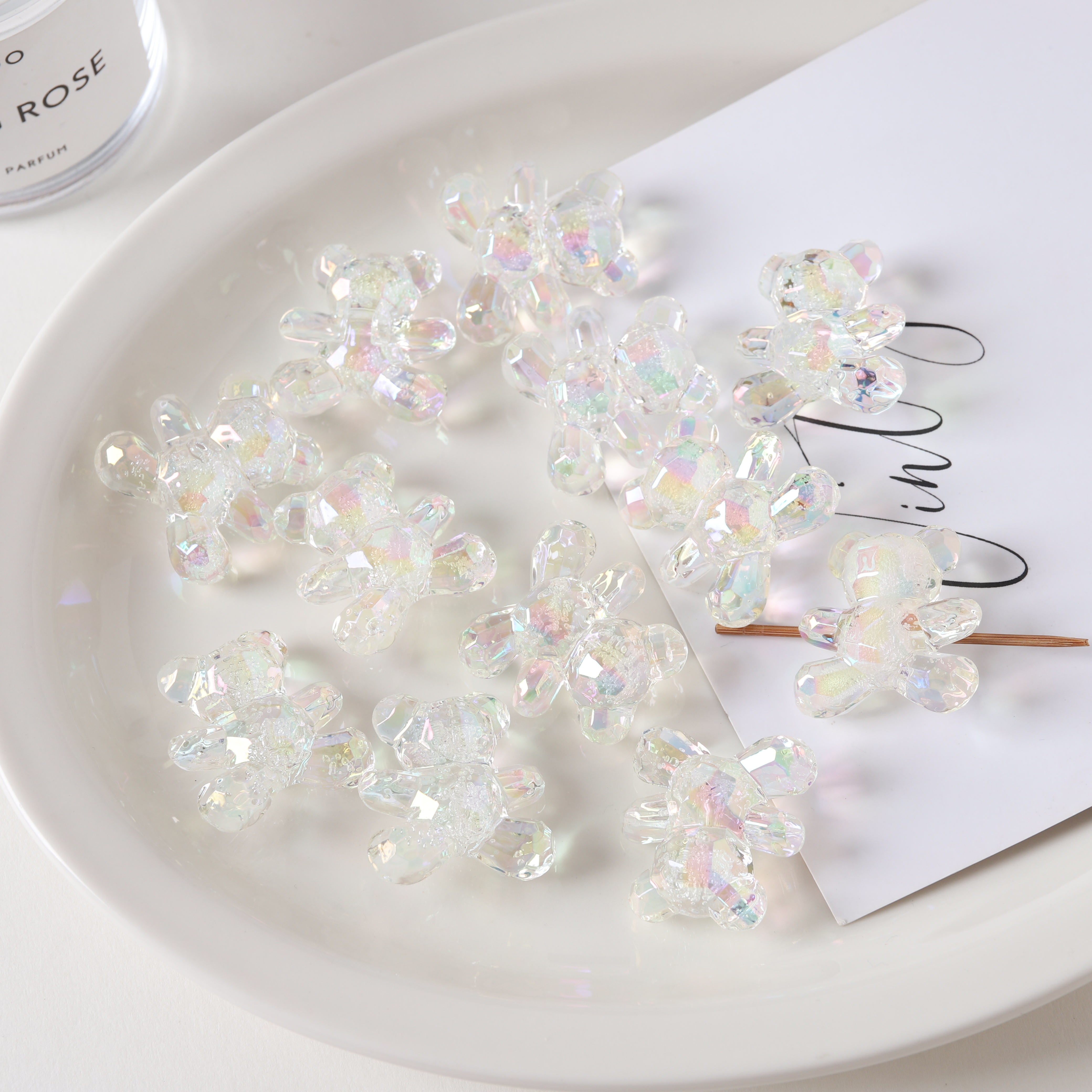 Chen Ming Acrylic transparent bubble beads with back holes, seven-color rabbit bear beads, diy hair accessories, hair strings, beaded accessories batch Specification image