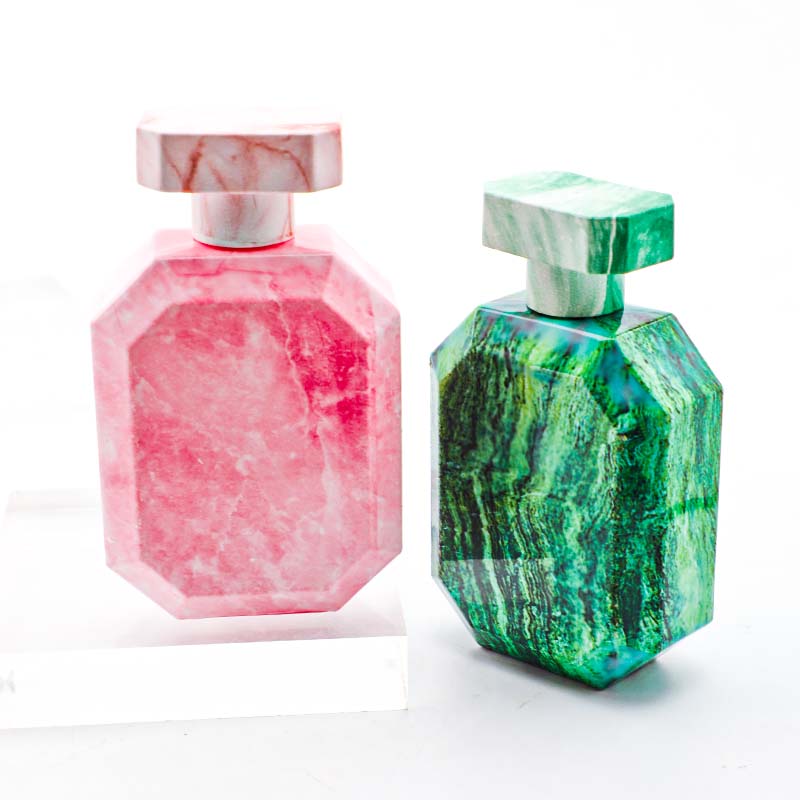 Factory direct sales 100ml perfume bottle with rhombic pattern design on the bottle cap and thickened bottom details Picture