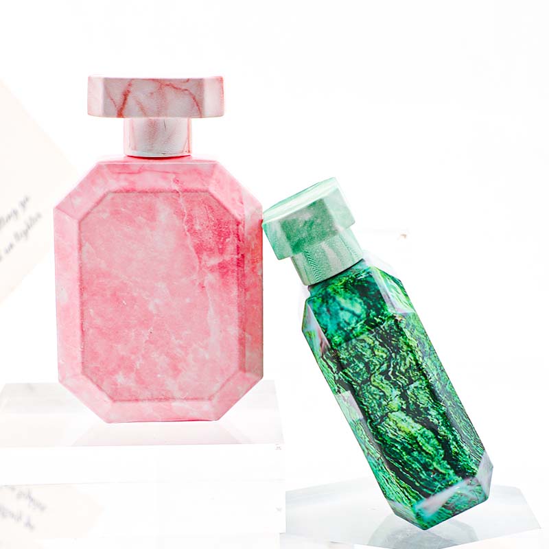 Factory direct sales 100ml perfume bottle with rhombic pattern design on the bottle cap and thickened bottom Specification image