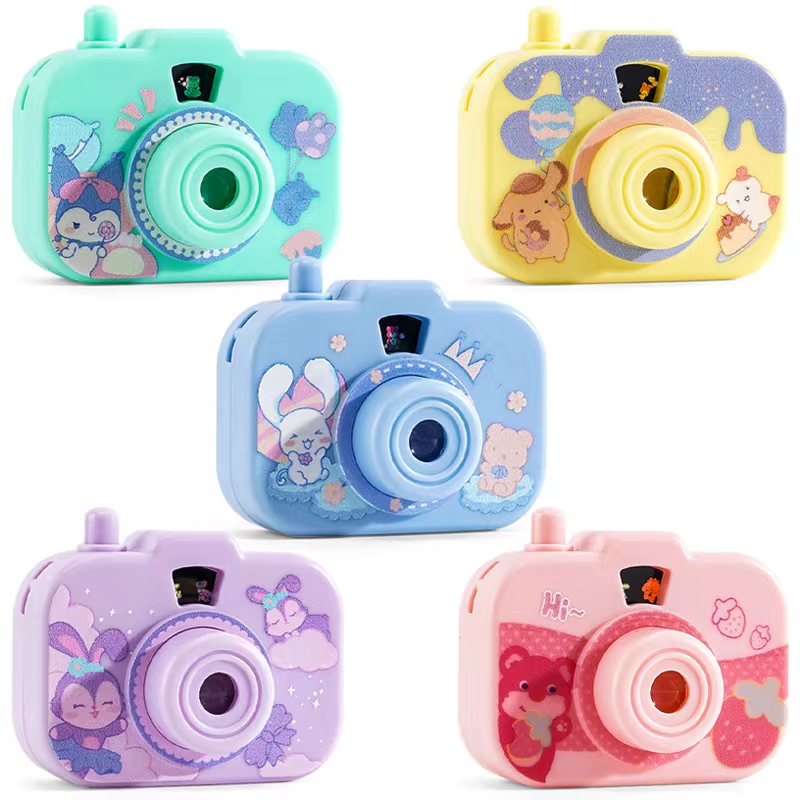 创意卡通三丽鸥投影相机钥匙扣玩具草莓熊玉桂狗书包礼品挂件批发