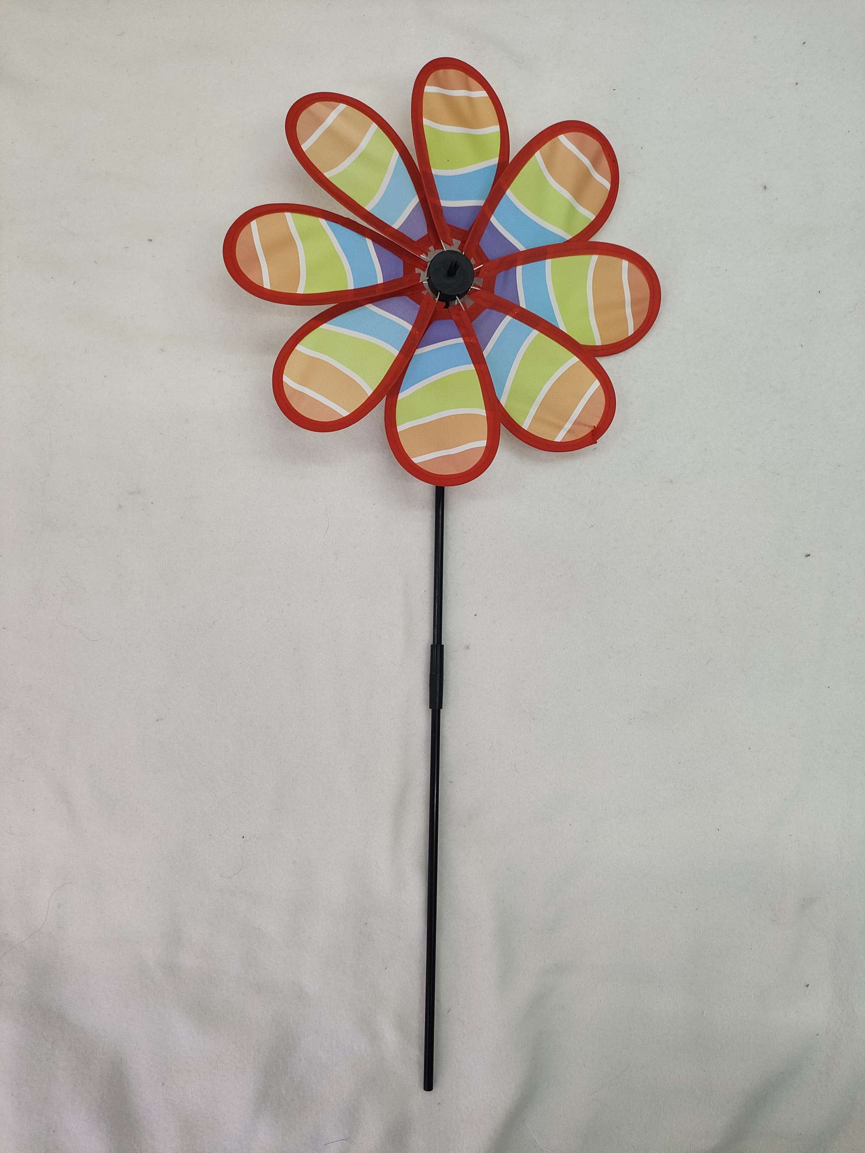 Hot-selling glowing windmill toys, traditional windmill photography, sports and leisure toys at the stall detail image 3