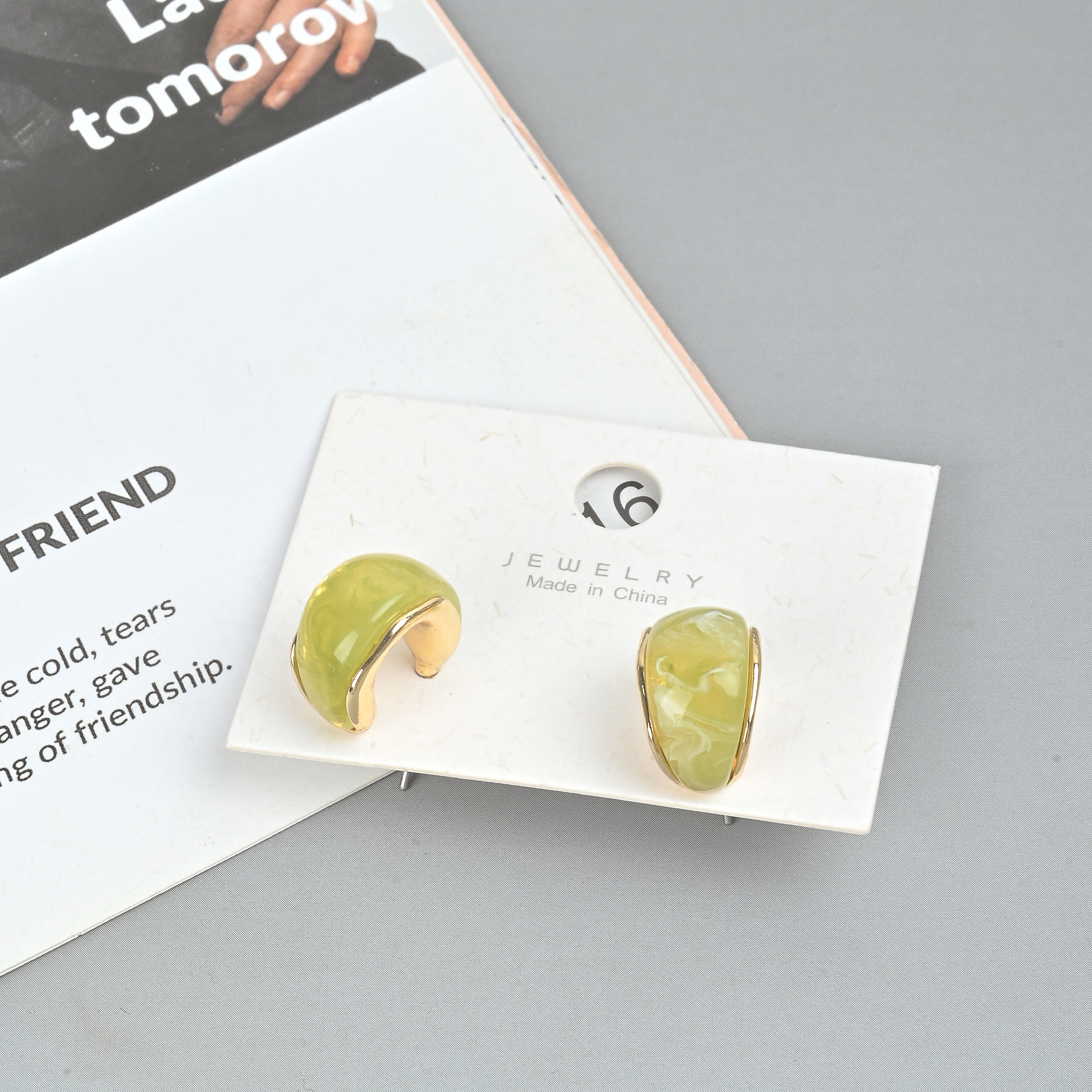 饰品/耳环/耳饰/米珠耳环/烧焊锆石耳环白底实物图