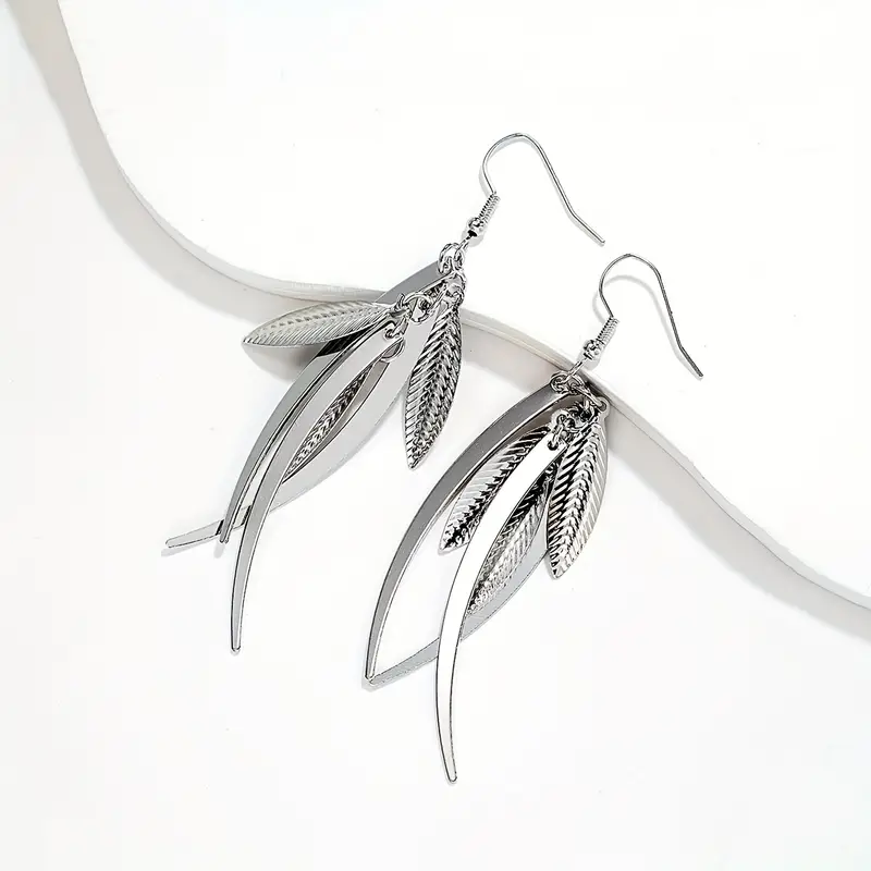 E2404 European And American Popular Earrings Creative Leaf Earrings Cross-Border Domestic Sales Foreign Trade Application Scenario