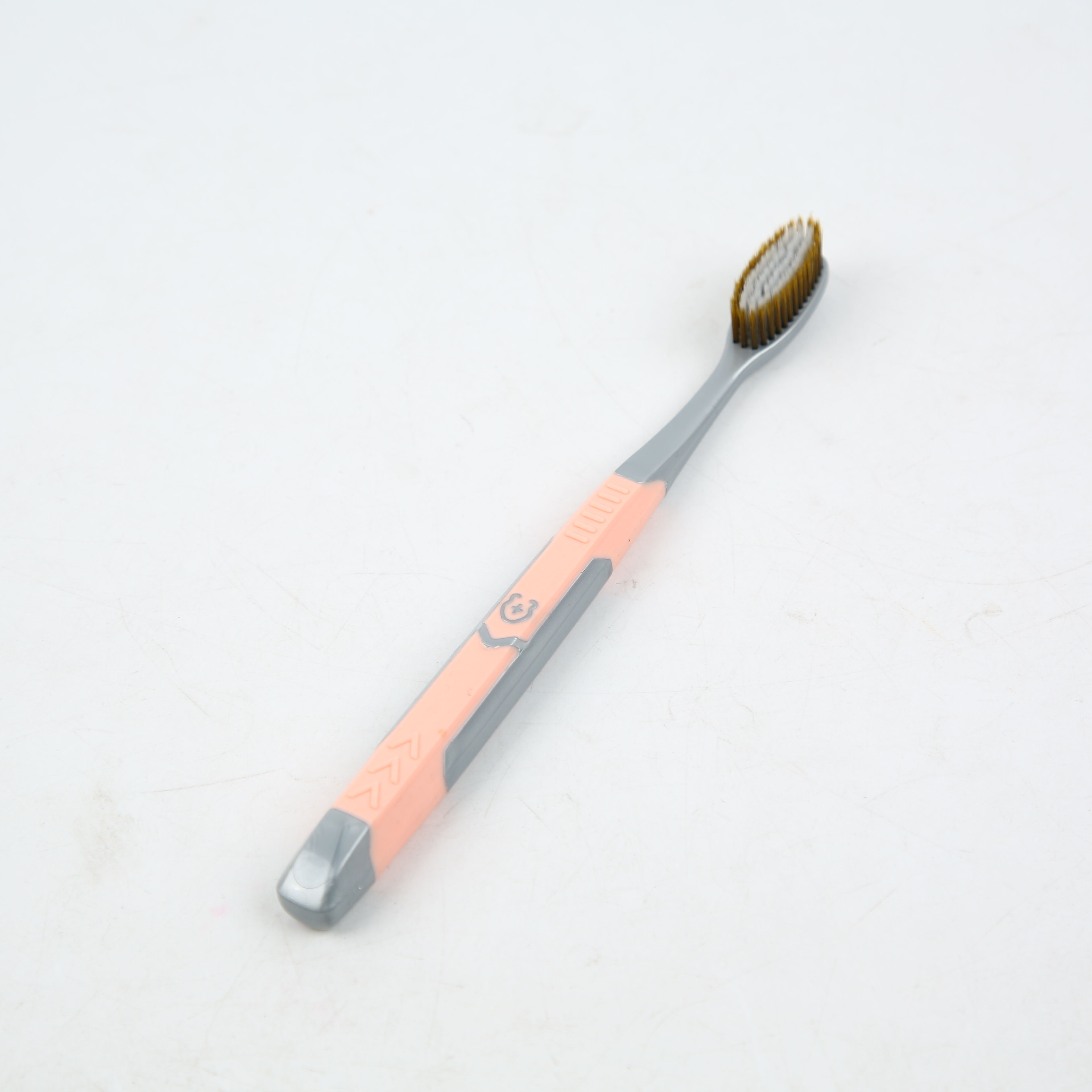 924 Toothbrush About 2500 Volcanic Carbon Silk Teeth And Gingiva Delicate Brush Head Fashion Non-Slip Handle Item Picture