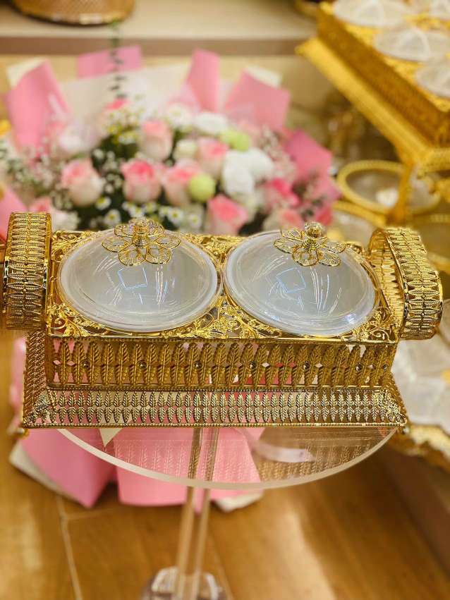 轻奢高端家用金属果盘产品图