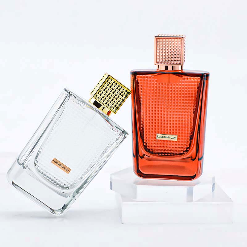 100ml perfume bottle, thickened aluminum label design, press-type spray nozzle, empty glass bottle Application Scenario
