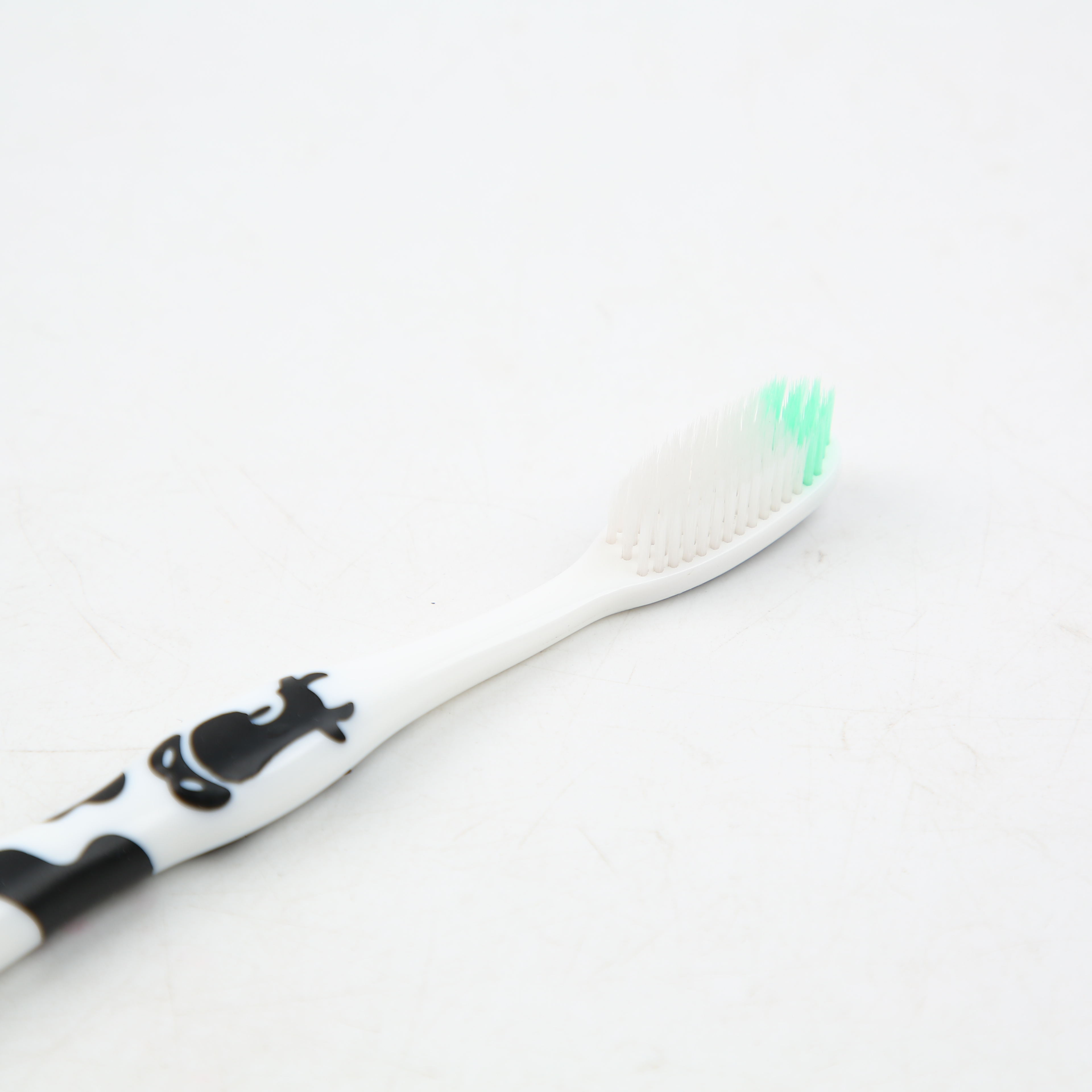 Free Mail Wan Xin 82 Toothbrush About 2300 Delicate Soft Silk Clean Teeth And Gingiva Delicate Big Head Non-Slip Milk Handle details Picture