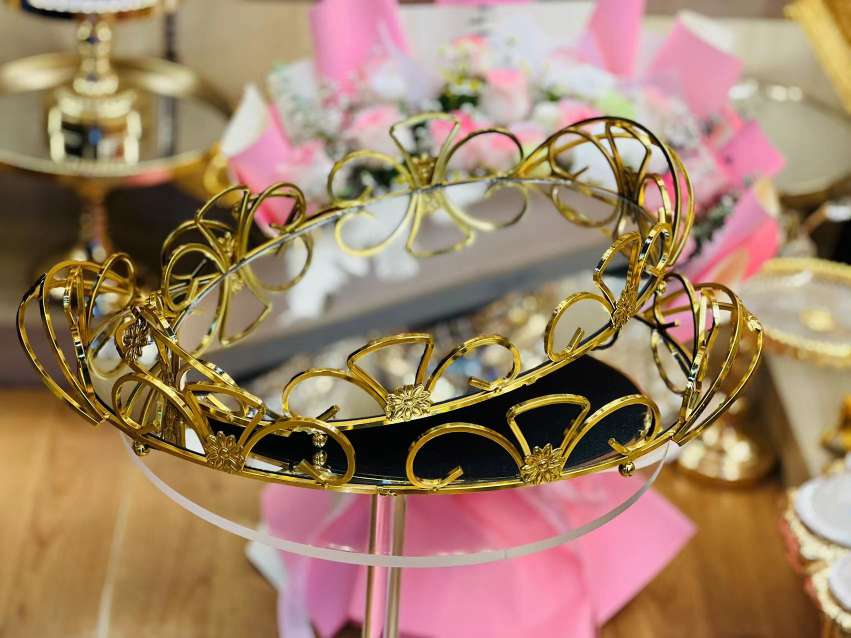 轻奢高端家用金属果盘白底实物图