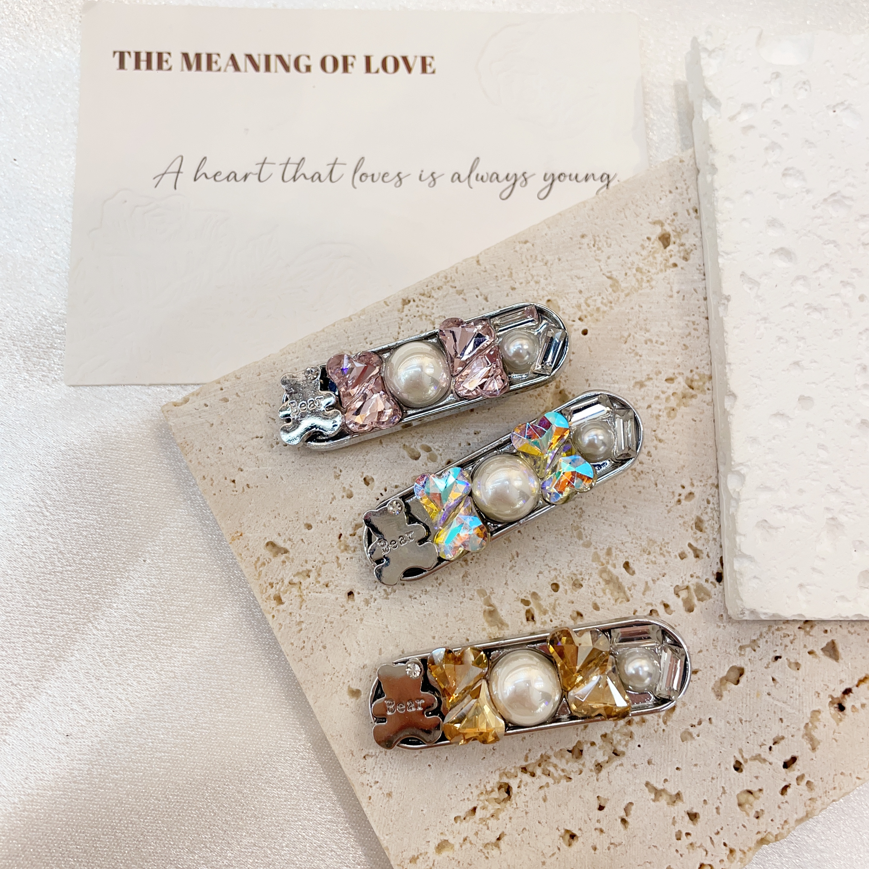 The 2024 new silver hairpin is a high-end and elegant zircon leather band headwear for girls, a beautiful accessory Specification image