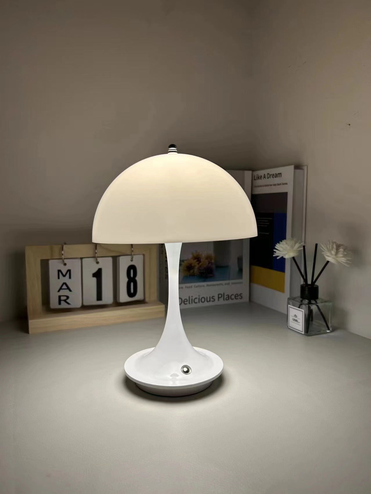 Danish Design Touch Mushroom Table Lamp Lamp Outdoor Home Living Room Study Small Night Light Wireless Charging Atmosphere Light
