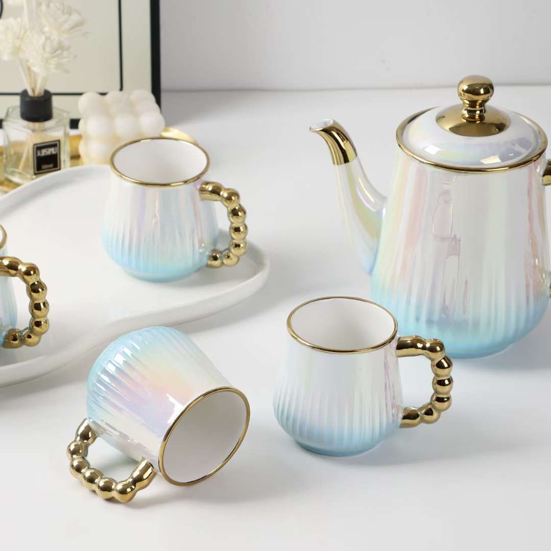 The daily necessities section offers a full range of essential items for home use and other small household items, making home life more convenient. Coffee pot and cup set combinations details Picture