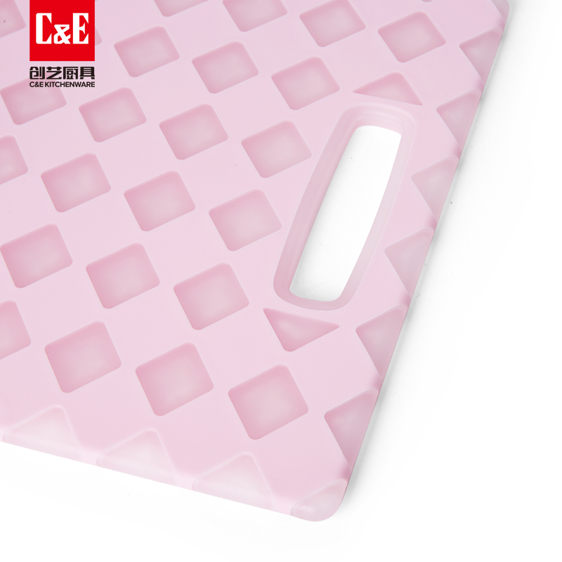 C&E Creative plastic cutting board can be used on both sides. It is a hanging, portable, hand-held, and semi-transparent cutting board for kitchen and household use Application Scenario