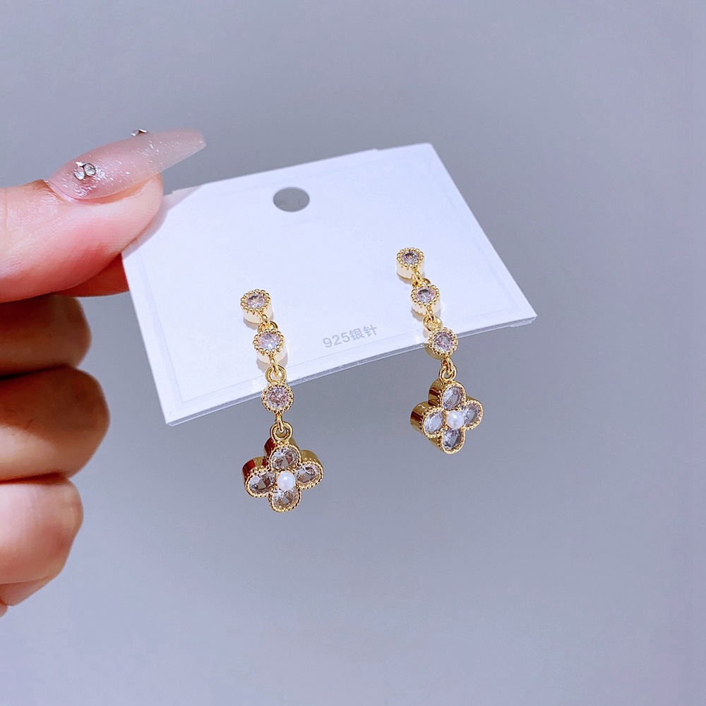 High sense accessories Earrings Fashion trend Simple atmosphere elegant earrings Exquisite earrings earrings studs Specification drawing