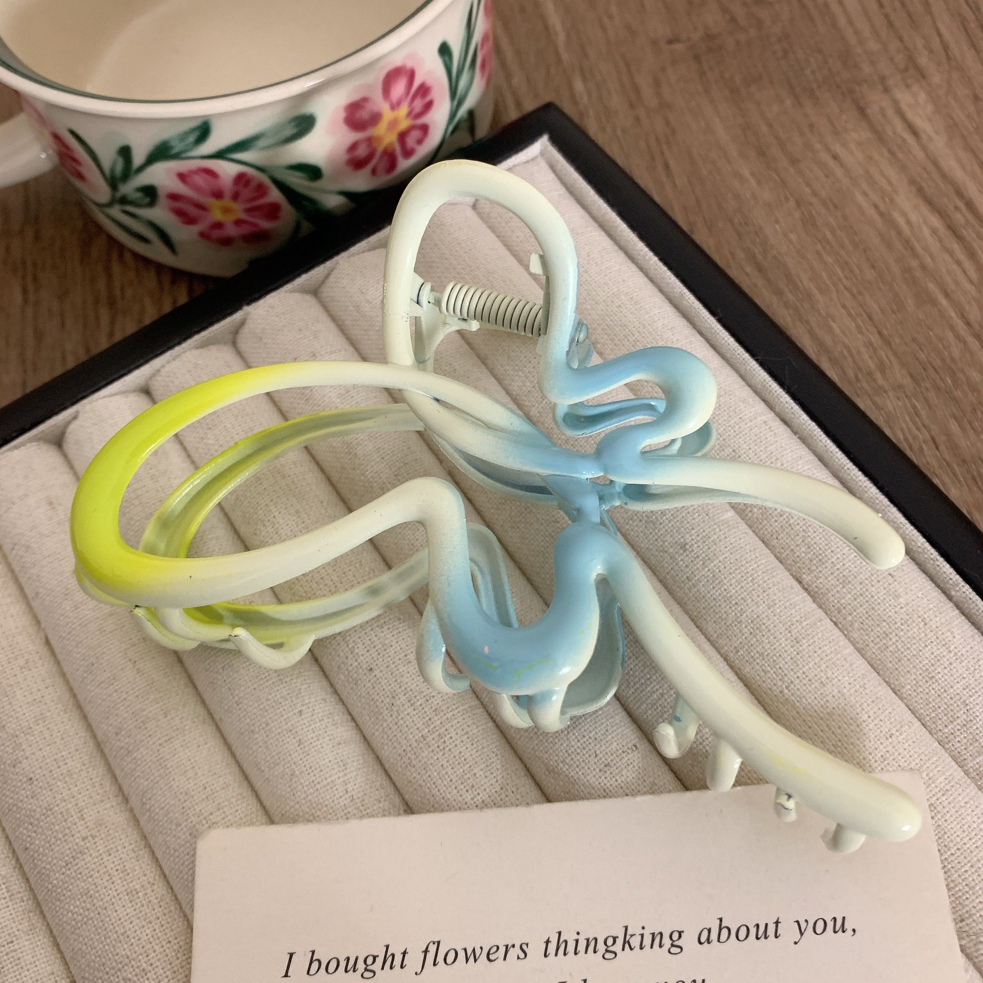 South Korea Summer Sweet Cool Girl Hair Grab Butterfly Cutout Design Grab Clip Cute Hair Clip Back Head Shark Clip Hair Accessories Yellow White Blue Item Picture