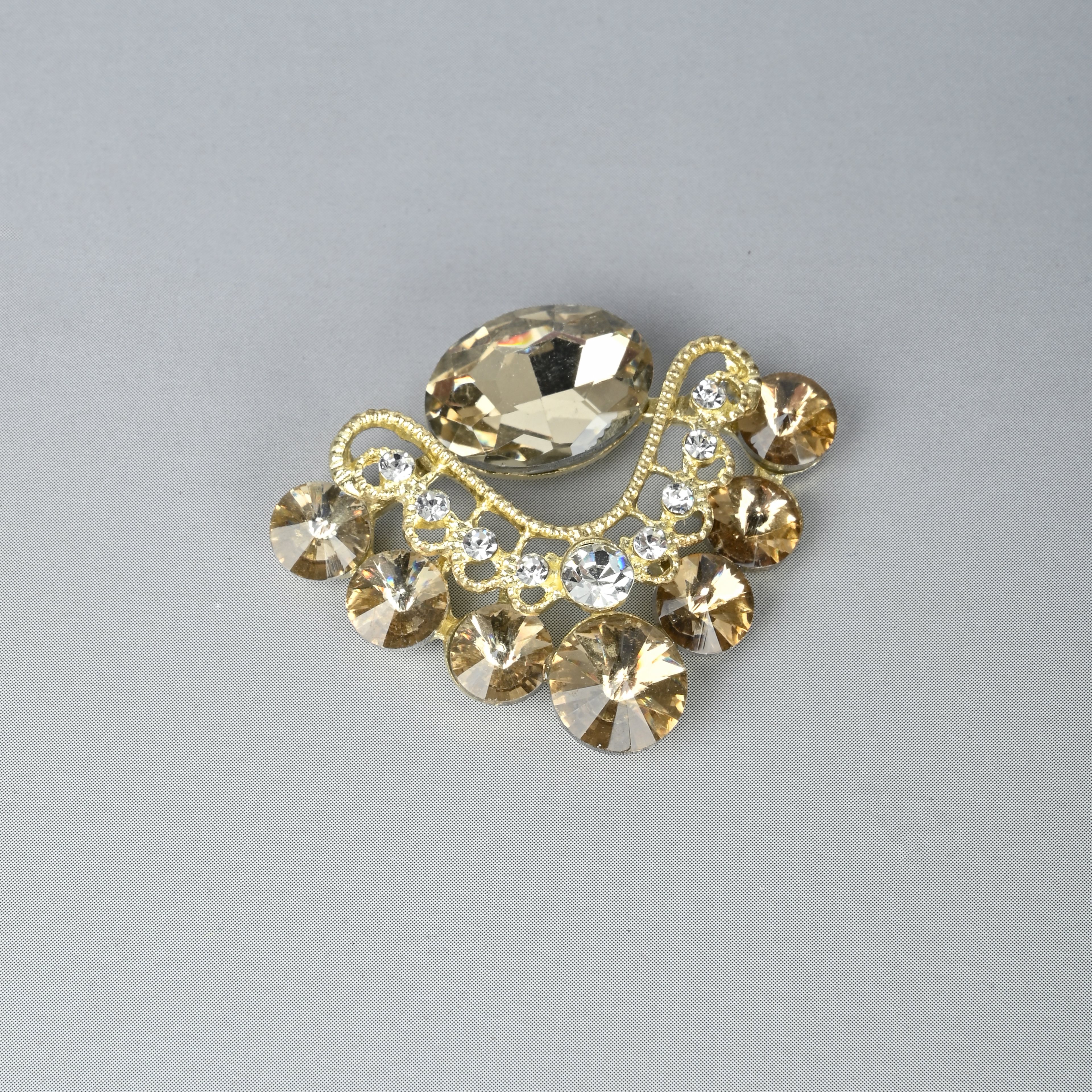 Wholesale of alloy accessories, phoenix crown jewelry accessories and clothing accessories Specification image