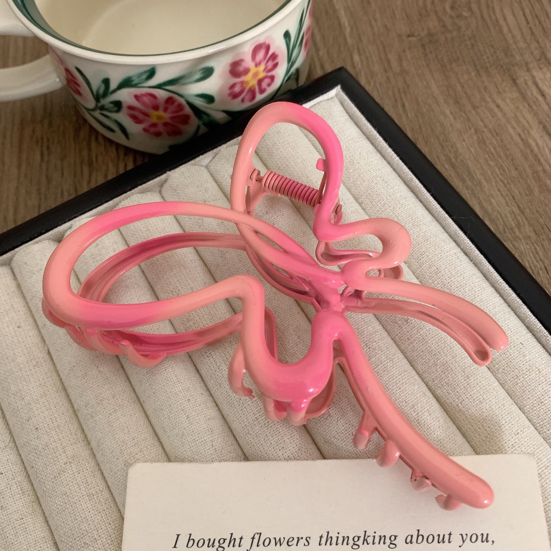 South Korea Summer Sweet Cool Girl Hair Grab Butterfly Cutout Design Grab Clip Cute Hair Clip Back Head Shark Clip Hair Accessories Pink Item Picture