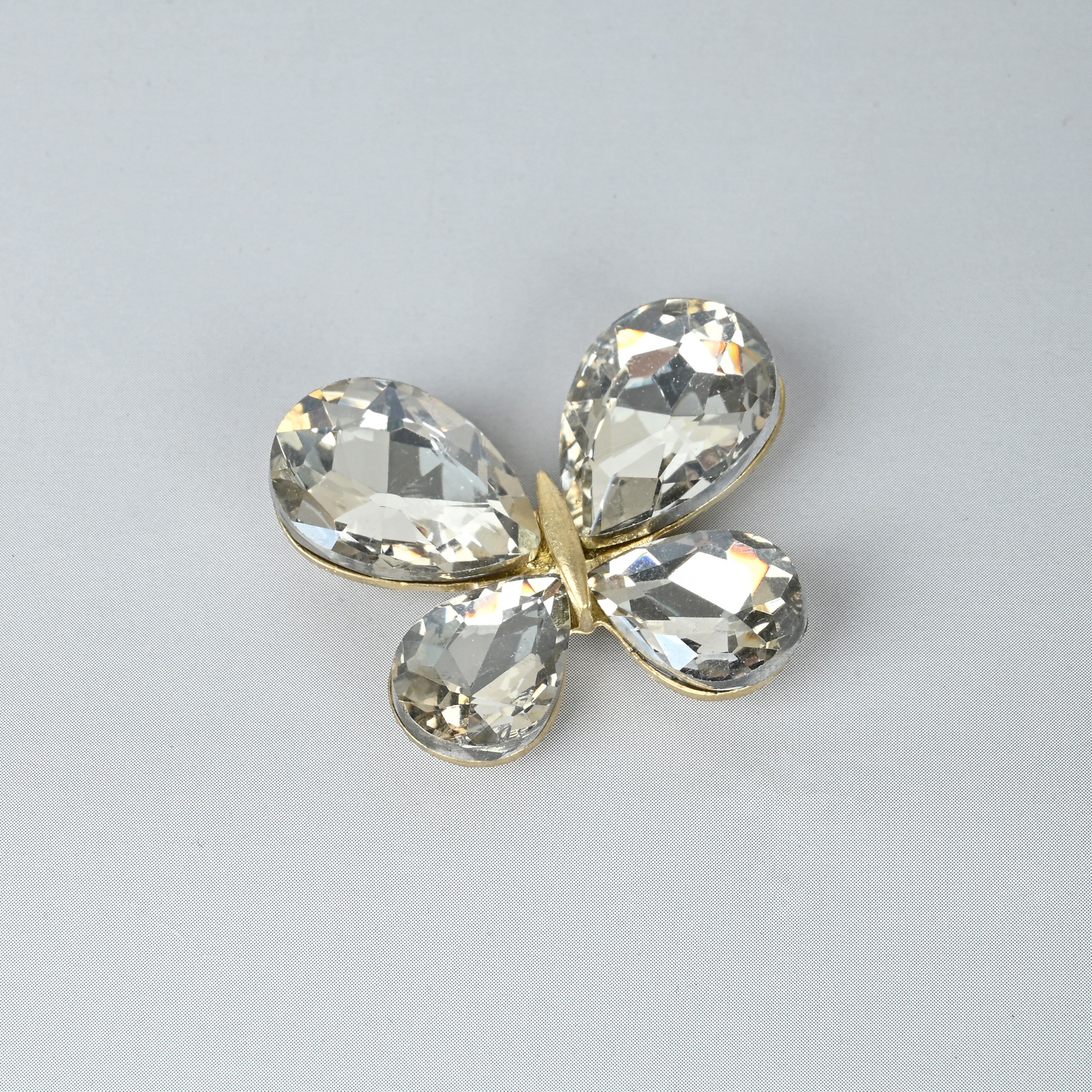Wholesale of alloy accessories, butterfly jewelry accessories and clothing accessories details Picture