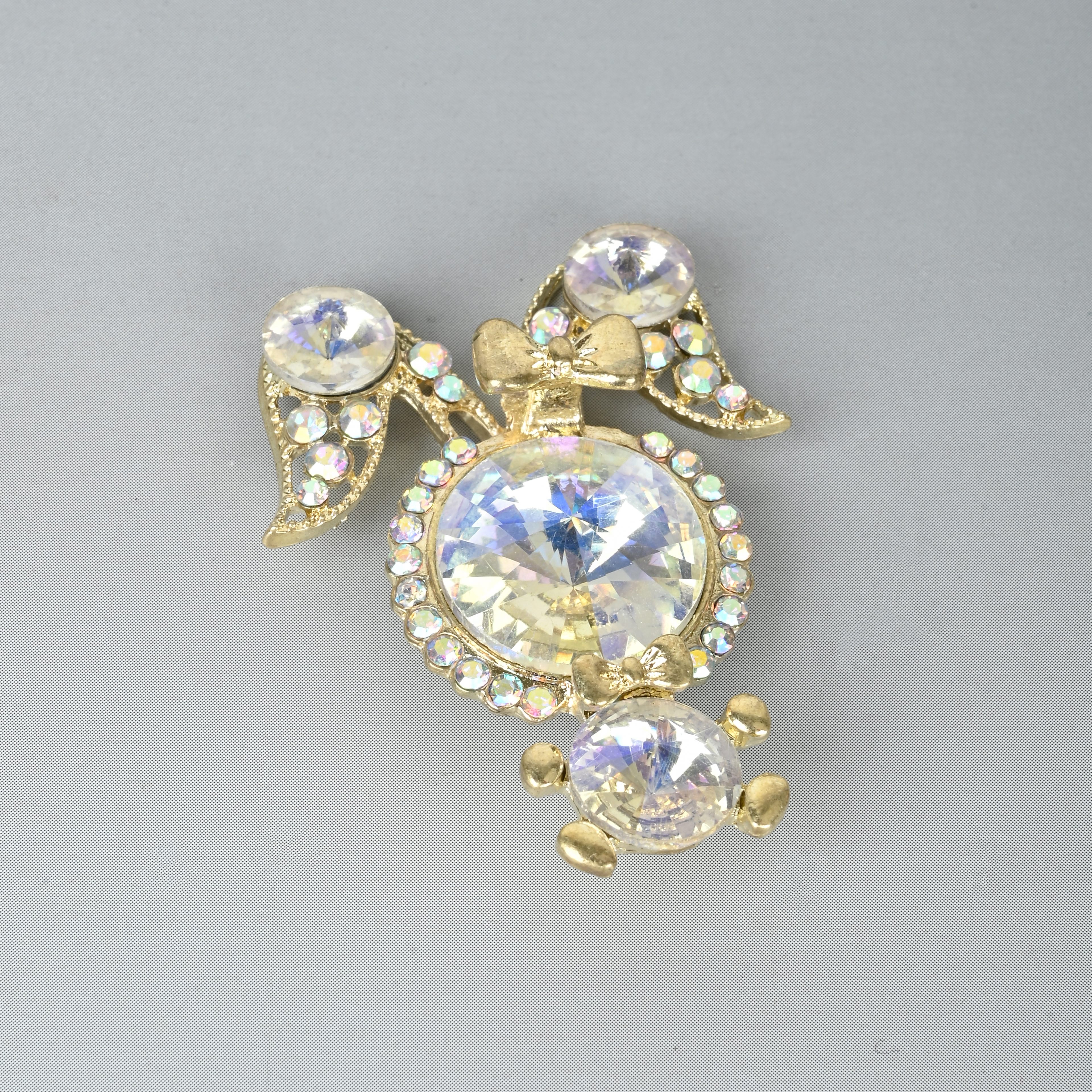 Wholesale of alloy accessories, rabbit and butterfly combined with gold jewelry accessories and clothing accessories details Picture