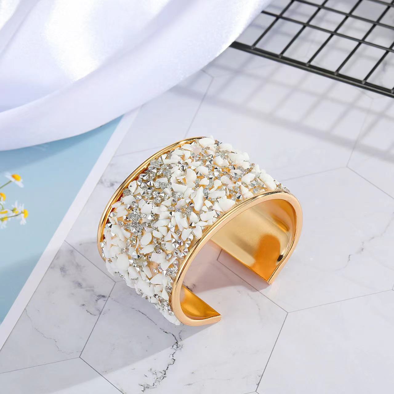 Cross-border Amazon Siyin's best-selling Bohemian-style metal bracelet with diamonds, rough stones and shells, shining wide opening C-shaped ladies' metal bracelet details Picture