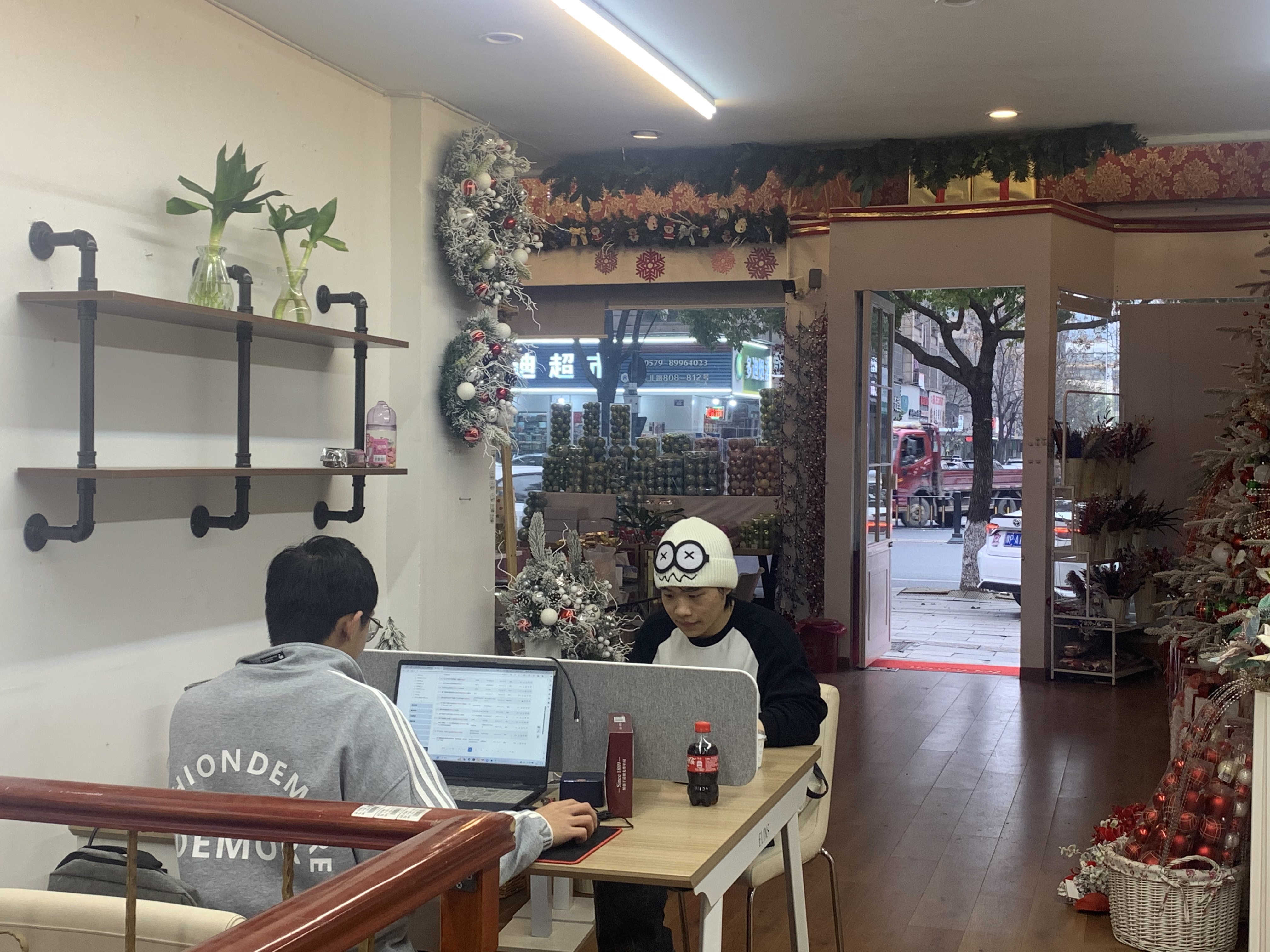 Yiwu Dongqing Arts and Crafts Store describe pic - 2