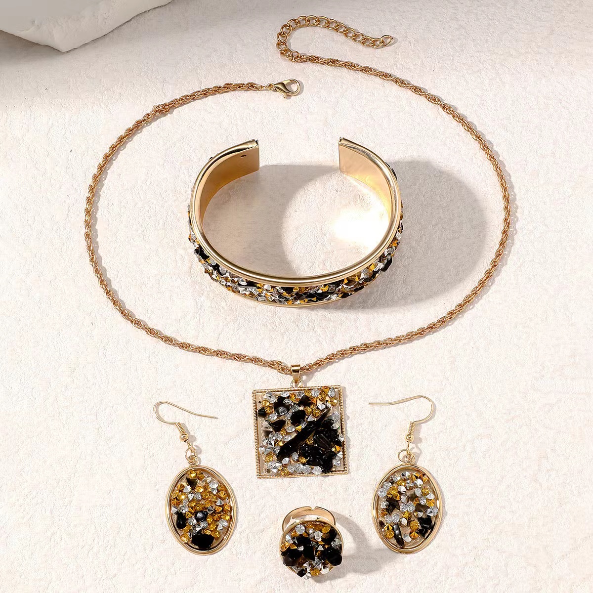 Cross-border Amazon Shein Pinduoduo Overseas Edition Best-selling European and American fashion trend electroplated gold women's original stone metal neckband, collar and earring set Item Picture