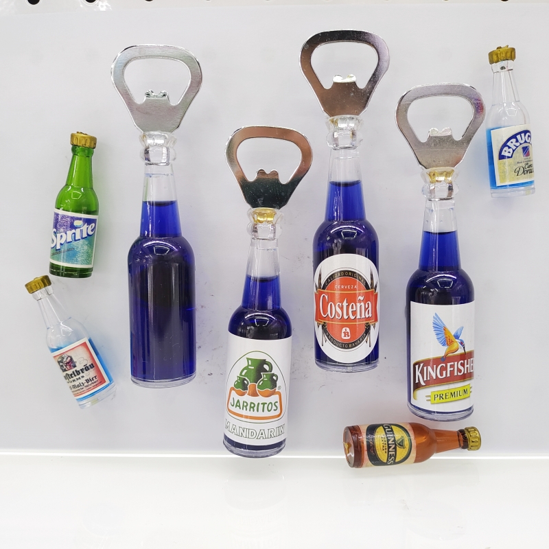 Practical bottle opener, simulated wine bottle, fridge magnet, bar fun decoration, home decoration, advertising promotion event, gift, Zhehui Craft 01 Application Scenario