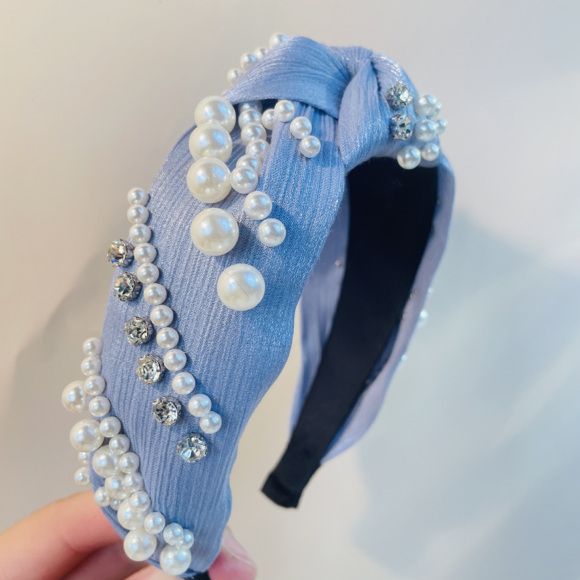 Cross Border Pearl Headband Oblique Blue High Cranial Top Advanced Spring/Summer Style Headband Metal Kinky Hair Accessories Knotting Flower-Shaped Hair Grottoes