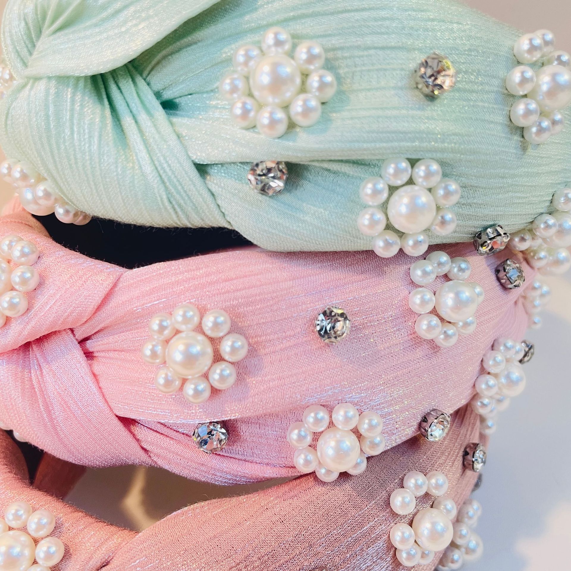 Cross Border Pearl Headband Oblique Green High Cranial Top Advanced Spring/Summer Style Headband Metal Kinky-Knotted Hair Accessories Knotted Flower-Shaped Hair Grottoes