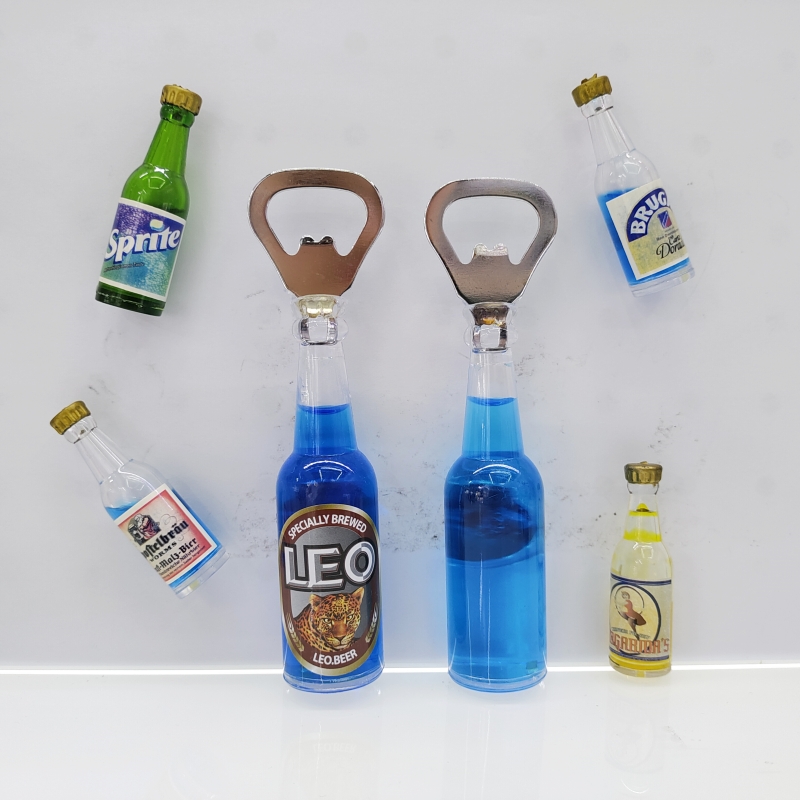 Realistic wine bottles, fridge magnets, practical bottle openers, bar fun decorations, home decorations, advertising promotion activities, gifts, Zhehui Craft 01 Specification image