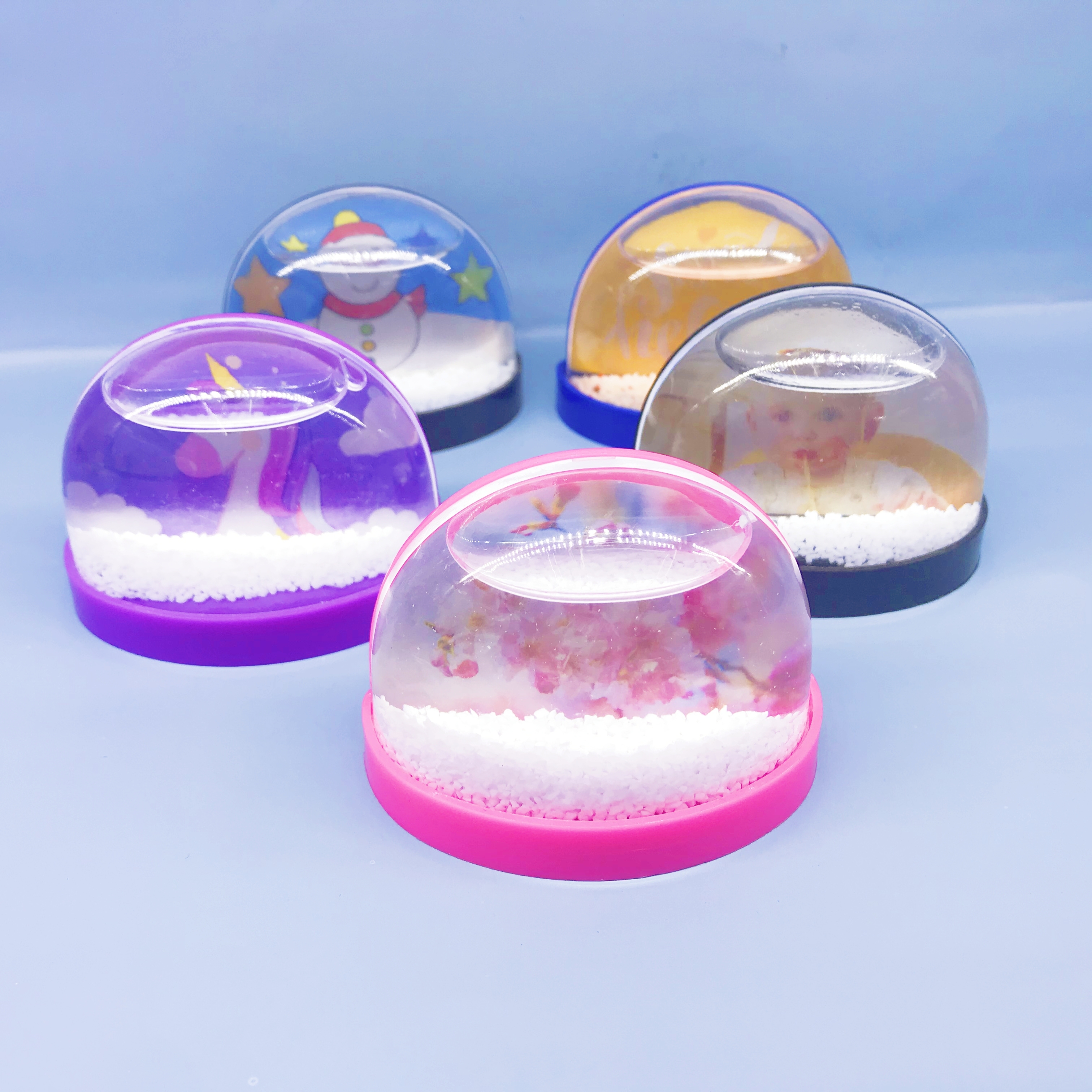 Cute fridge magnets, small semi-circular shapes, flowing sand water balls, photo frames, water-in-water photo frames, gifts, souvenirs, creative fridge magnets, various sequins, warm decorative items, creative items, Zhehui handicrafts