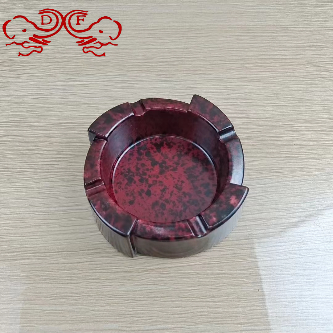 家用烟灰缸实物图