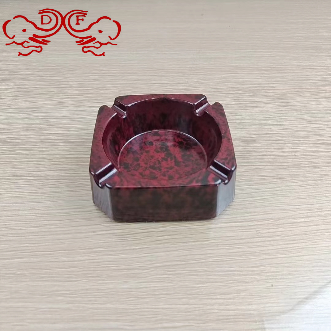 家用烟灰缸实物图