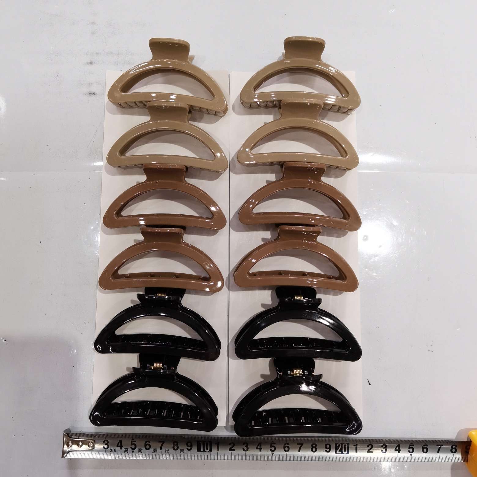 11 cm gentle milk tea, Maillard color series, simple, fashionable and classic hair clip headwear, back of the head hair clip, scratch-off headwear, bath scratch-off detail image 2