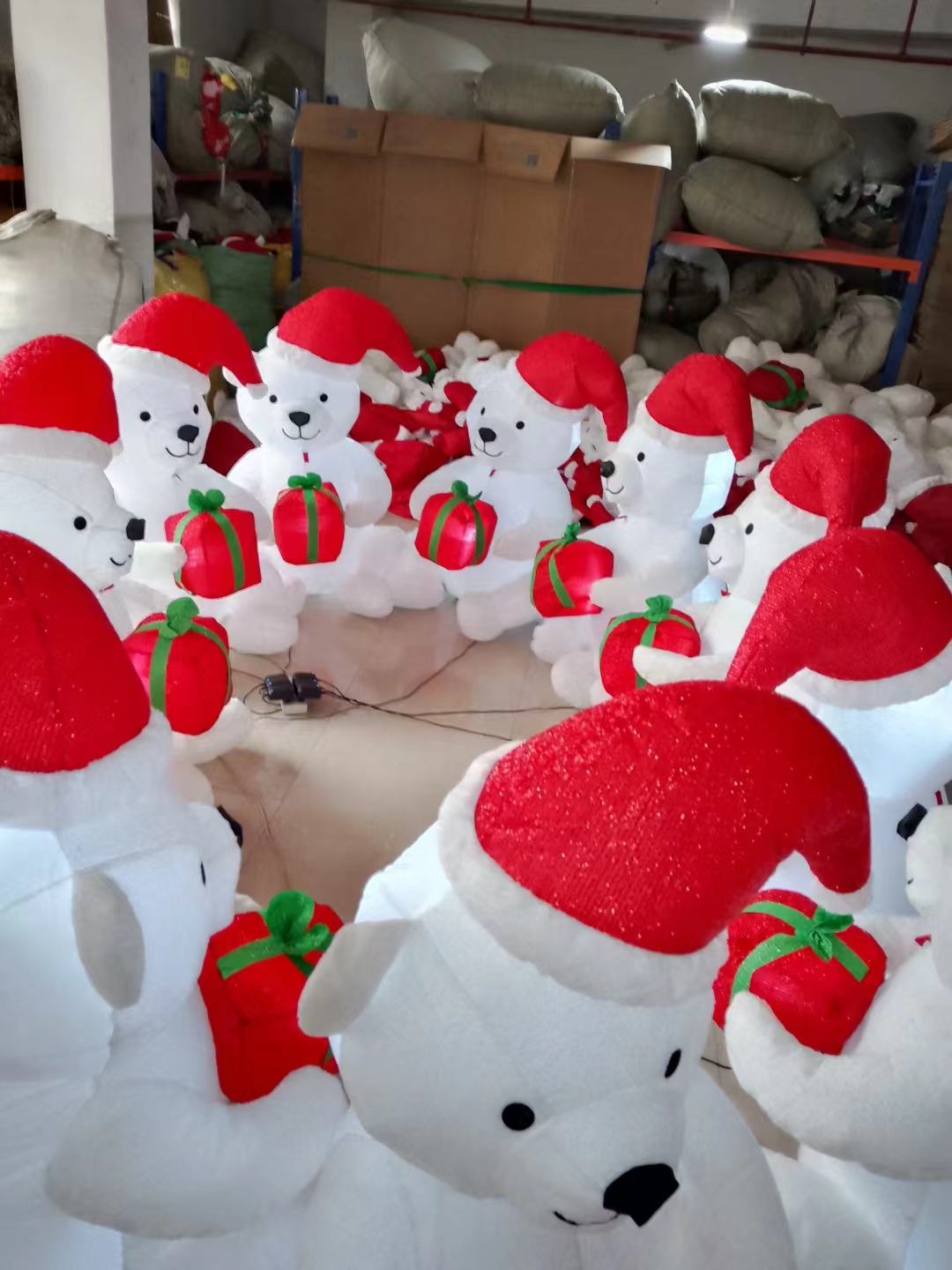 It's Christmas Day at the 9123 store with a 1.2-meter inflatable plush white bear Specification image