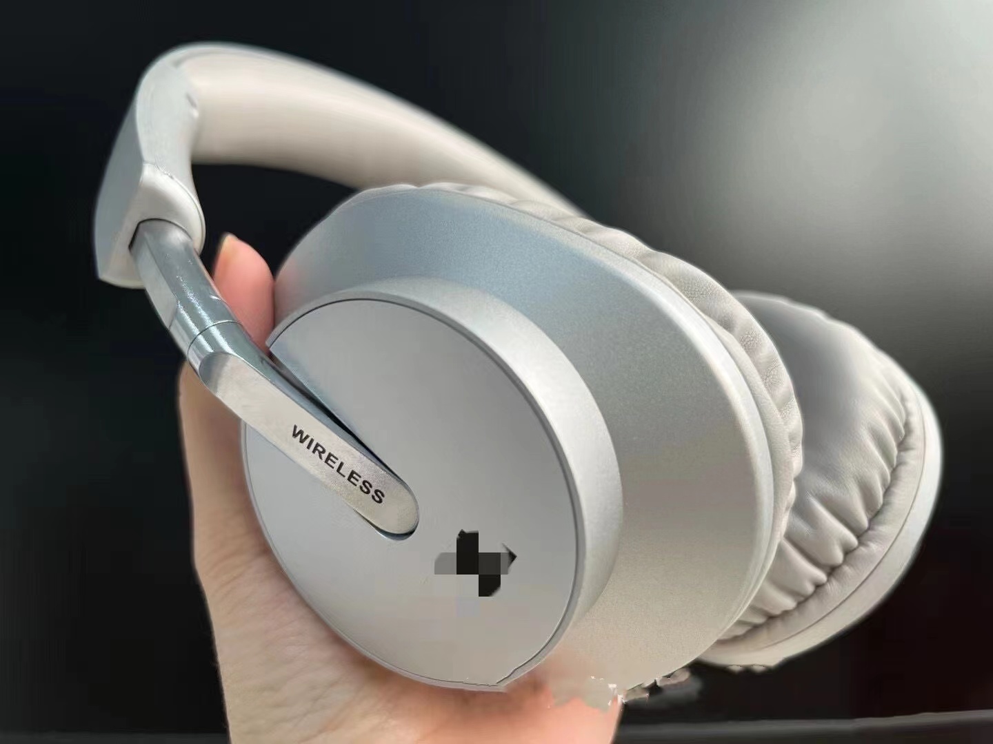 蓝牙耳机实物图