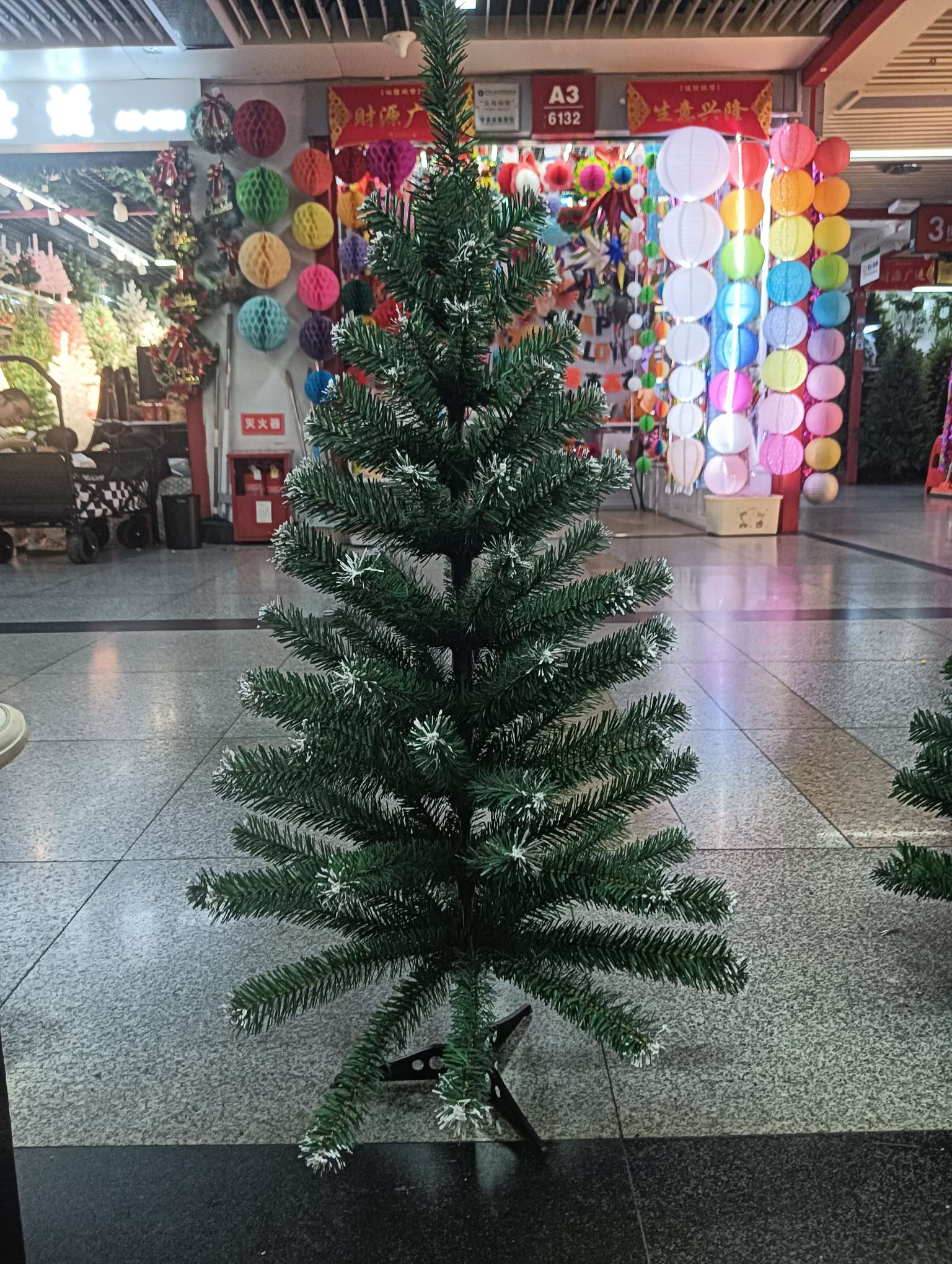 Christmas festival gift set, Christmas tree, Christmas hat, office culture, festival decoration, Christmas supplies all available. Essential for festive atmosphere decoration details Picture