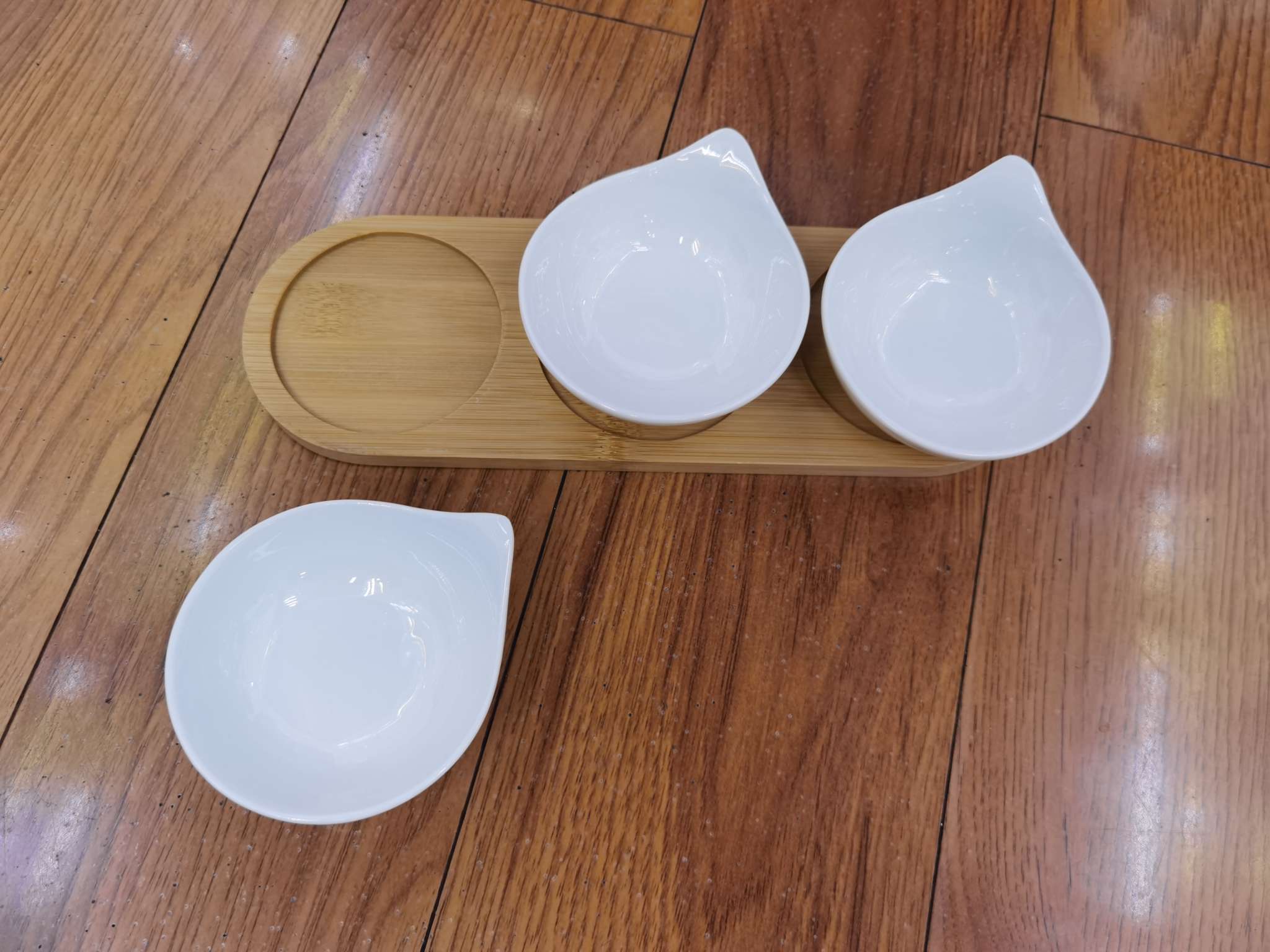 陶瓷水滴型套三小吃碟配竹托，干果碟组合，水果拼盘，果酱碟组合套装，创意设计新家居用品，详情图2
