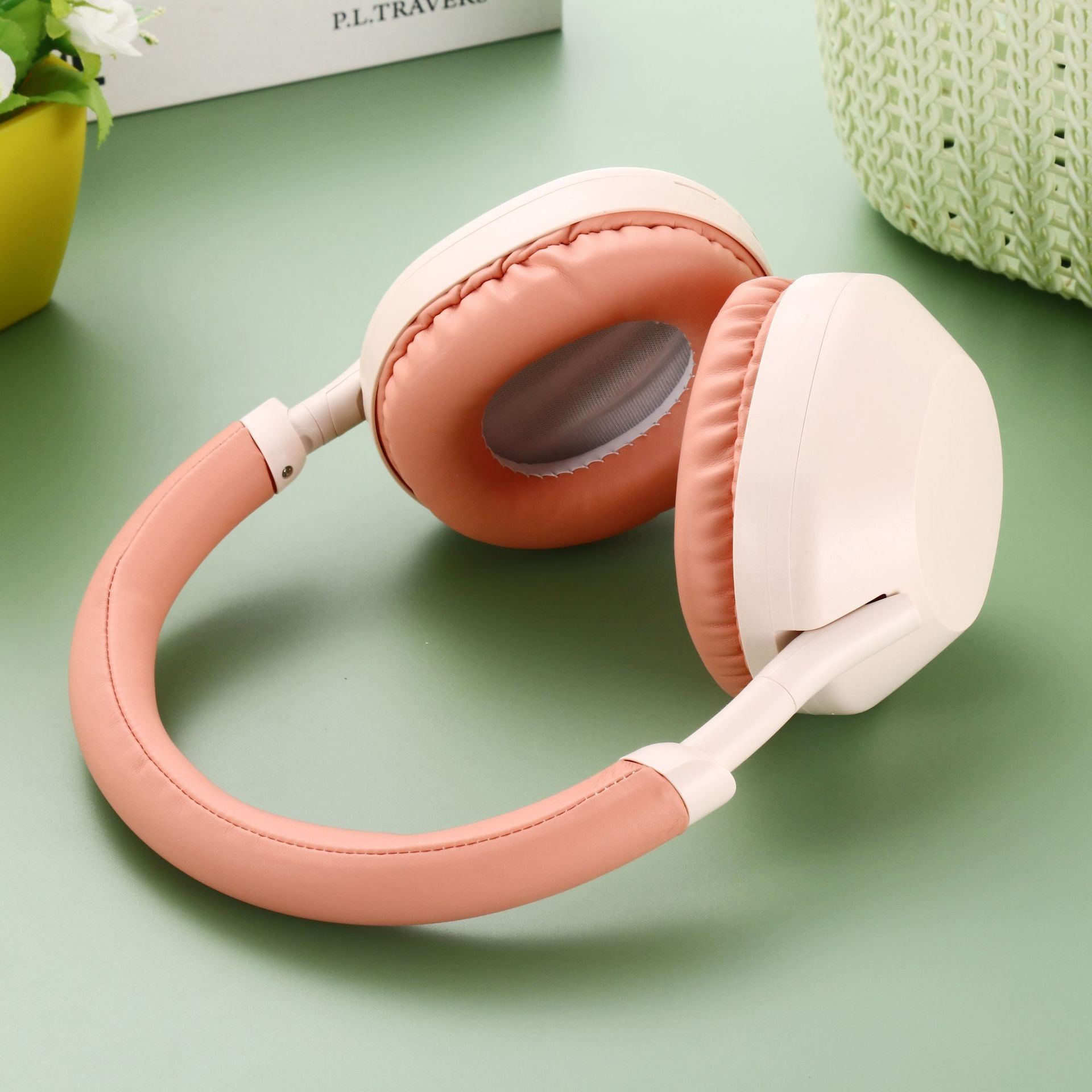 新款蓝牙耳机头戴式马卡龙撞色音乐立体声无线插卡蓝牙耳麦详情6