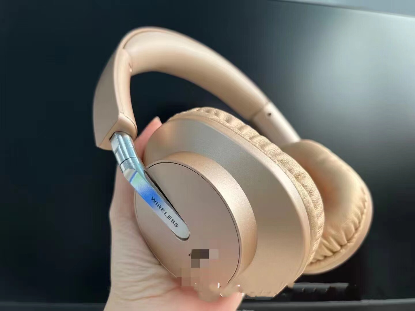 蓝牙耳机/耳机/无线耳机/苹果耳机/头戴式蓝牙耳机白底实物图