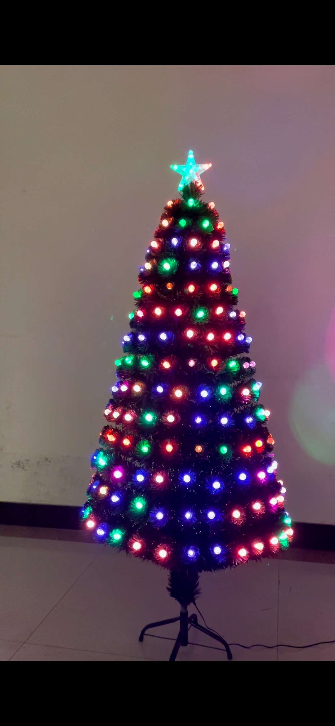Essential Christmas trees for festival celebrations, office cultural supplies, Christmas festival gifts, decorations, and Christmas atmosphere arrangement plans