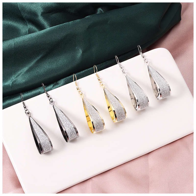 Europe And The United States Popular Earrings Three-Dimensional Small Water Drop Frosted Sticker Earrings Cross-Border Domestic Sales Foreign Trade When Meida Jewelry Application Scenario