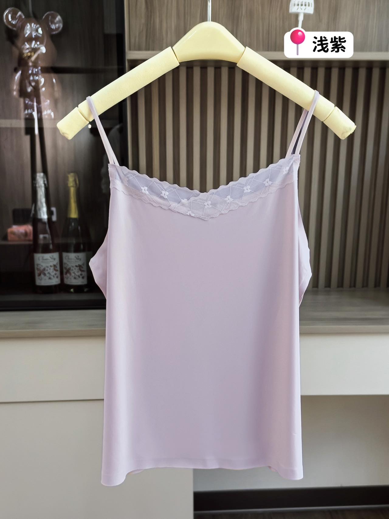 A simple solid color halter top with ice silk V-neck lace edges, paired with a smooth and skin-friendly base vest pic 18